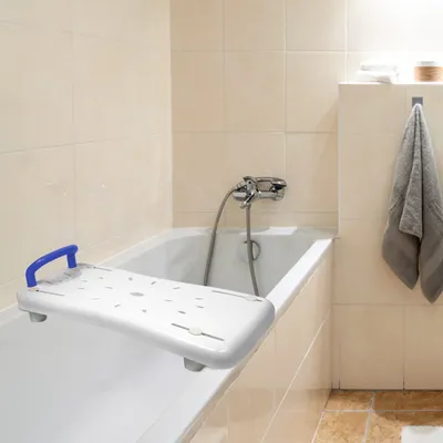 Produktbild von XMTECH Badewannensitz Badewannenbrett Sitzbrett für Badewanne, Brett für Badewanne, Stuhl für Badezimmer,Badehilfe Einstiegs Hilfe Sitzbrett, mit BlauHaltegriff