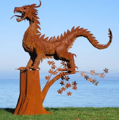 Produktbild von Casa Padrino Luxus Gartendeko Skulptur Drache Rostfarben 290 x 140 x H. 292 cm - Riesige Stahl Deko Figur - Gartenfigur - Hotel Garten Deko