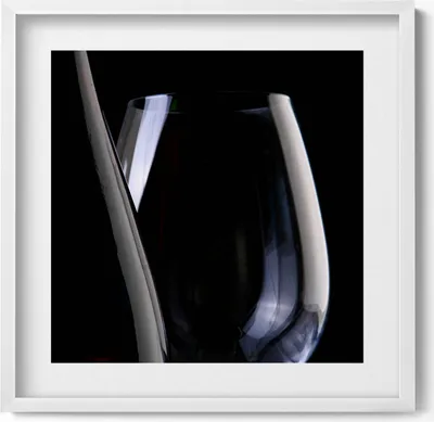 Produktbild von Glas und Flasche– Wandbild mit Rahmen – Gerahmtes Bild  – Wanddekoration – 50x50 cm –  Weiß Rahmen