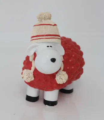 Produktbild von Dekofigur Schaf mit Bommelmütze rot 19,5 x 10,5 x 18 cm