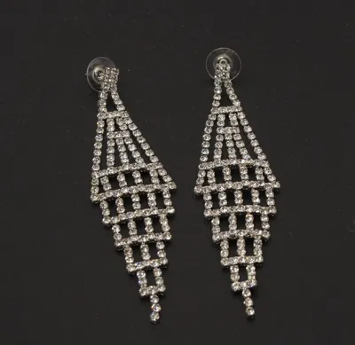 Produktbild von Edle Strass Ohrringe Ohrstecker Hochzeits Ohrschmuck Earring