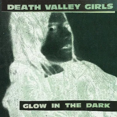 Produktbild von Glow In The Dark (ltd. Splatter Vinyl)