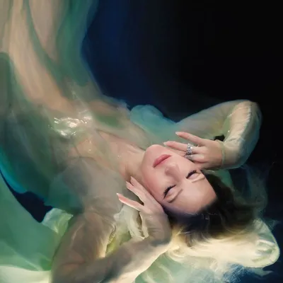 Image de Higher Than Heaven (Ltd. Deluxe Edt.)