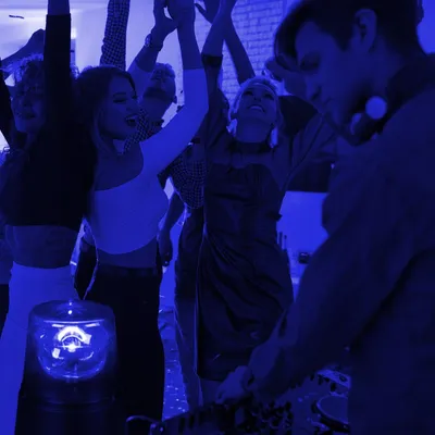 Obrázok produktu pre 360° otočné LED párty svetlá - červená, modrá, žltá