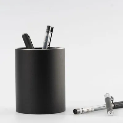 Produktbild von Aluminiumpennenhouder fürs Büro, multifunktional, kinder- und schulgeeignet.