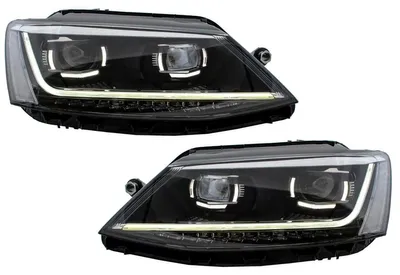 Productafbeelding van LED-koplampen met dagrijverlichting voor VW Jetta Mk6 VI (modeljaren 2011-2017), met een dynamische xenon-matrixlook.