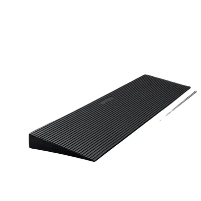 Obrázek produktu pro Podlážková rampa, nosnost 15 tun, protiskluzový povrch, rozměry 35,4 × 7,9 × 1,2 palce