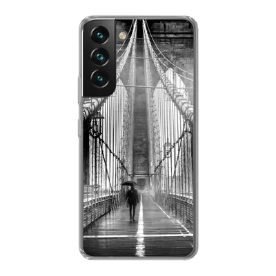 Produktbild von MuchoWow® Handyhülle Schutzhülle Hülle für Samsung Galaxy S22 Brooklyn Bridge während des Regens in Schwarz und Weiß Silikon Softcase Handy Hülle - Mobiltelefonhülle