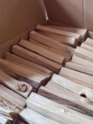 Produktbild von Anzündholz Fichte 5 kg – Trockenes Anfeuerholz für Kamin, Ofen, Grill & Feuerschale