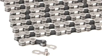 Produktbild von KMC e9 e-Bike Kette silber-schwarz Fahrrad-Kette für 9-fach  OEM Verpackung