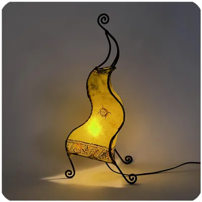 Imagen del producto de Lámpara oriental, lámpara de henna, lámpara de cuero marroquí, lámpara de mesa, lámpara de pie. Essaouira, sol, 50 cm, color amarillo