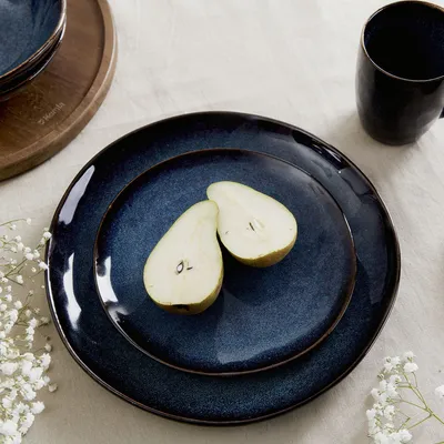 Produktbild von HOMLA Casper marineblauer Dessertteller 20cm modernes Design 100% Steinzeug