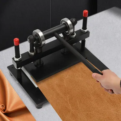 Imagen del producto de Máquina de estampado para cuero, color  - Manual - 38x31 cm - Acero - Para cuero y tejidos