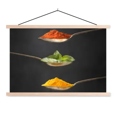 Produktbild von MuchoWow® Textilposter Kräuter - Löffel - Gewürze - Schwarz - Italienisch 60x40 cm mit holzfarbenen Rahmen - Bilder