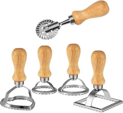 Produktbild von Teigformen-Set, 5-teilig, quadratisch, rund, herzfürmig, Pastaschneider