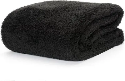 Produktbild von Famanu Fleece-Decke Schwarz 127 x 178 cm - Kuscheldecke für Sofa