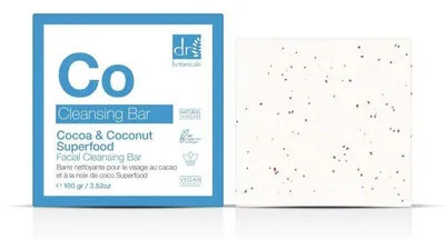 Produktbild von Cocoa & Coconut Superfood Gesichtsreinigung. Diese milde Reinigung mit Kakao-Extrakt und Kokosnussöl befreit die Haut sanft von Unreinheiten und pflegt sie gleichzeitig geschmeidig. Die Formel unterstützt ein klares Hautbild und bewahrt die natürliche Feuchtigkeit. Kakao, Kokosnuss.