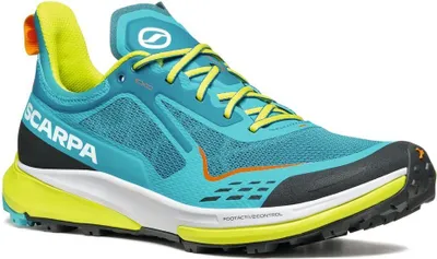 Trailrunning-Schuhe in Blau und Gelb von Scarpa; Modell Golden Gate Kima RT; mit rutschfester Sohle und atmungsaktivem Obermaterial.