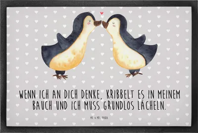 Produktbild von Mr. & Mrs. Panda Schmutzfangmatte Pinguine Kuss 50 x 75 cm - Grau Pastell - Geschenk, für Partner, Hochzeitstag, fußmatte, Bodenvorleger, Freundin, Gummimatte, Fussmatte