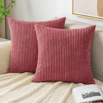 Immagine prodotto di Fodere per cuscini in velluto a coste, 45 x 45 cm, per soggiorno e camera da letto, set da 2, delicate e decorative.