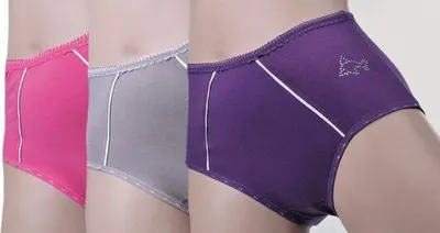 Produktbild von Toker Collection® Hüftslip "Sabrina" mit Glitzerapplikation 3er Pack Kontrastnähte im Vorderteil, Farben Mix Pink/Taupe/Aubergine, Größe 52/54