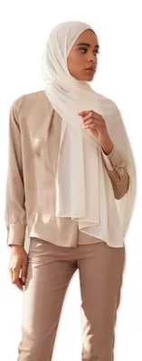 Immagine prodotto di femple: Hijab in chiffon leggero, un tocco per eleganza e comfort