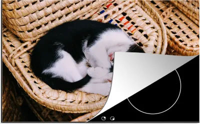 Produktbild von KitchenYeah© Herdabdeckplatte Katze - Korb - Schwarz - Weiß , 81x52cm, Küche Deko, Glaskeramikkochfeld Herdabdeckung, Abdeckplatte fùr Kochfeld