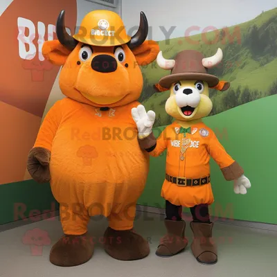 Immagine prodotto di Personaggio del costume della mascotte REDBROKOLY del bisonte arancione vestito con un mini abito e berretti