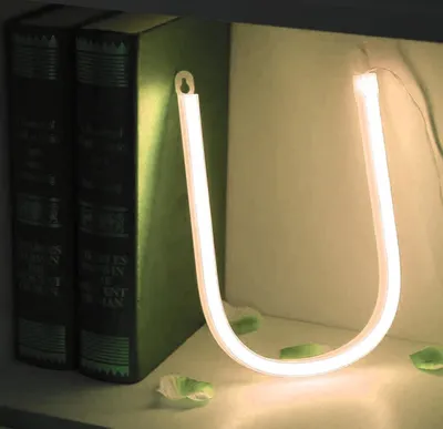 Produktbild von LED NEON Buchstaben - weißes kaltes Licht - U