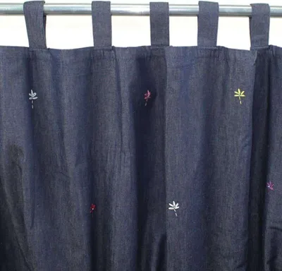 Immagine prodotto di Tenda in denim blu con fiori ricamati 150x250