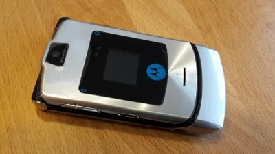 Produktbild von Motorola RAZR V3i Silver Klapphandy