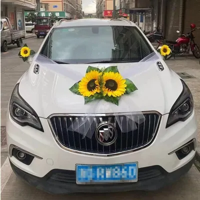 Produktbild von Autoschmuck Brautpaar Rose Deko 9 Seidenblumen Satinband 2x160cm Hochzeitsauto Girlande