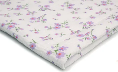 Produktbild von Baumwoll Musselin Stoff mit Aufdruck, Double Gauze, Lilane Blumen 50 x 130 cm
