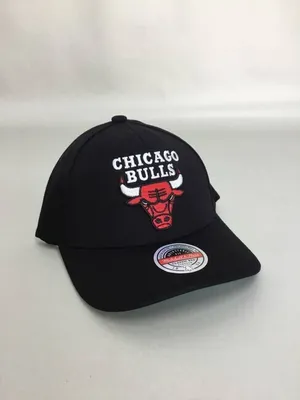 Image de Casquette Mitchell & Ness à fermeture à pression, logo de l'équipe des Chicago Bulls, couronne haute, 6 panneaux, rouge classique, à fermeture à pression, noire - Taille unique