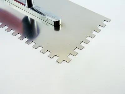 Produktbild von Profi Zahnkelle 8 x 8 mm Zahnung RF 0,7mm Zahntraufel 280x130mm 2-K Griff ConToo CT029