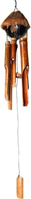 Produktbild von Vogelhaus Kokos + bemaltes Bambuswindspiel, Coconut Birdhouse, Bamboo Wind Play