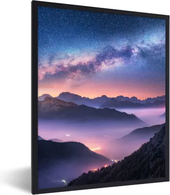Produktbild von MuchoWow® Gerahmtes Poster Berge - Sternenhimmel - Nebel 60x80 cm - Poster mit Schwarzem Bilderrahmen Wandposter Rahmen Foto Bilder - Premium - Wanddeko Wohnzimmer