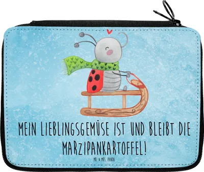 Produktbild von Mr. & Mrs. Panda Federmappe Smörle Rodeln - Eisblau - Geschenk, Winter, Mäppchen, Etui, Bleistiftetui, Federtasche, Marzipan, Weihnachten, Federmäppchen, Schlittenfahren