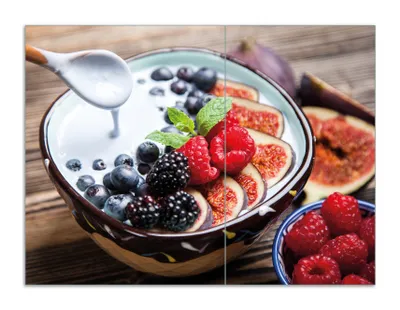 Produktbild von Wallario Herdabdeckplatte aus Glas, Größe 70 x 52 cm 2-teilig, Motiv Joghurt mit frischen Früchten