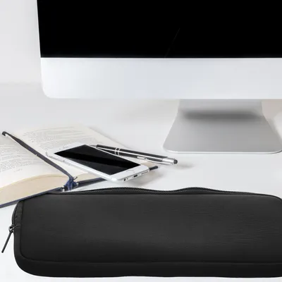Produktbild von kwmobile Tastatur-Hülle kompatibel mit Logitech K380 - Neopren Schutzhülle Case Tasche für Tastatur - Neoprentasche für Keyboard - Schwarz