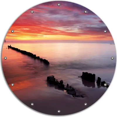 Produktbild von Wallario rundes Outdoor-Poster für Garten oder Balkon, Motiv Sandstrand im Sonnenuntergang - Roter Himmel, 90 cm Durchmesser