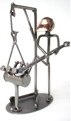 Obrázok produktu pre Kovová figúrka motocyklového mechanika – ručne vyrobená drôtená socha