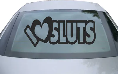 Produktbild von Indigos UG - Aufkleber Heckscheibe & Motorklappe DE2356 - schwarz - 600x257 mm - I love Sluts - Auto Scheiben Fenster Heckklappe Tuning Racing JDM - Die cut
