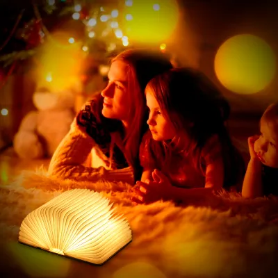 Imagen del producto de Lámpara de lectura portátil Neoglint, recargable por USB, plegable tipo libro, con 12 colores, función de cambio de ambiente y temporizador, regulable en intensidad, con rotación de 360°. Ideal como regalo para cumpleaños, Navidad o para decorar salones, dormitorios o habitaciones