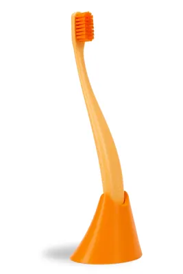 Produktbild von promis Brush & Holder: Nachhaltige Zahnbürste & Zahnbürstenhalter aus Bioplastik, 6750 weiche Borsten, Germany, italienisches Design (orange)