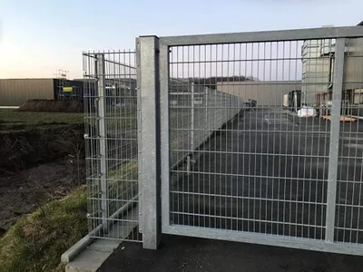 Produktbild von Doppelflügeltor 800cm x 200cm Einfahrtstor für Industrie mit stabilem Rahmen