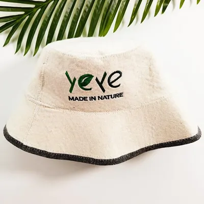 Zdjęcie produktu dla Czapka do sauny bucket hat ecru z 100% naturalnej wełny filcowej