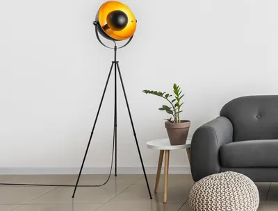 Produktbild von Opviq, Industrielle Stehlampe mit Metallkörper, Schwarz und Gold, 62 x 45 x 160 cm | E27 Fassung, max. 40 W, IP20, 200 cm Kabel | Stilvolles Design für moderne Räume.