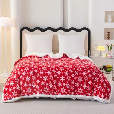 Produktbild von Flauschige Weihnachtsdecke 160x200 Schneeflocken Weihnachtssterne Rot