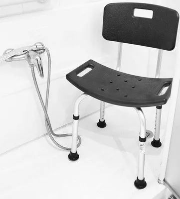 Productafbeelding van Famanu douchestoel: antislip, verstelbaar, stabiel en comfortabel
